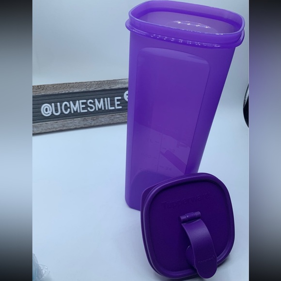 Tupperware Fridge Water Bottle 2L - Picture 2 of 5
